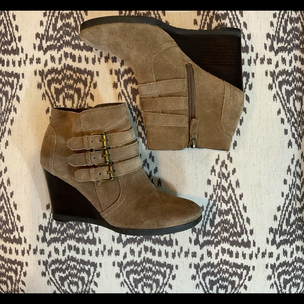 Franco Sarto Brown Suede Buckle Wedge Boot Sz 6.5 - Picture 1 of 13